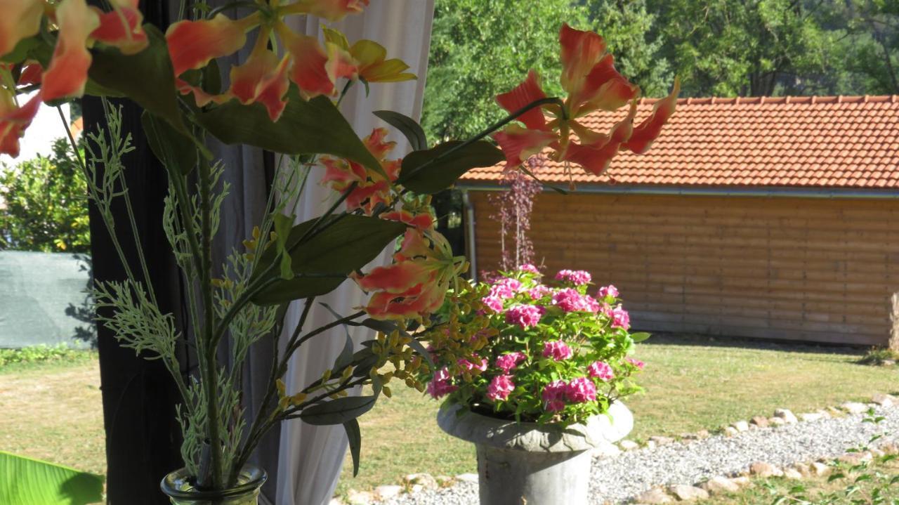 Chalets Lavaux Pouzol エクステリア 写真